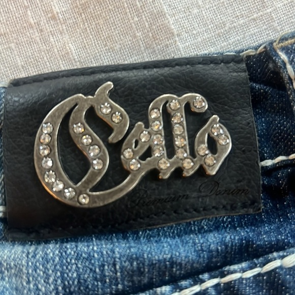 Cello ladies long shorts five pocket style, intricate embellishments size 11 - Picture 15 of 15